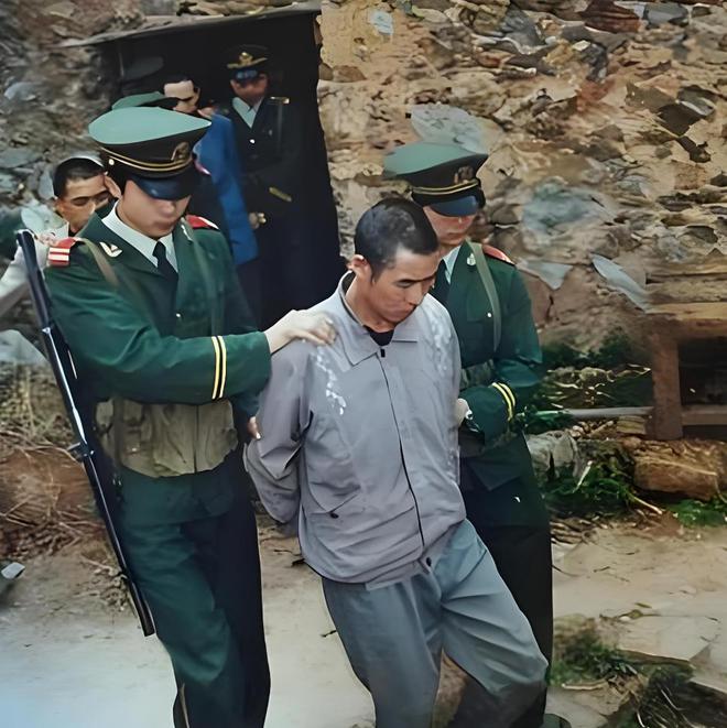 BOB半岛1996年我国最大冤案！18岁内蒙少年含冤而死脸颊震碎合不上眼(图13)