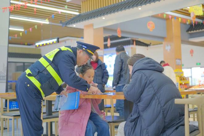 BOB半岛·(中国)官方网站风雨护航者 初心守归途