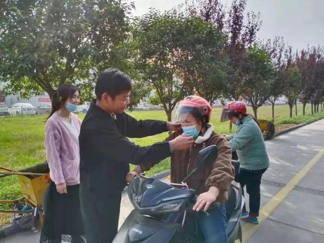 BOB半岛一盔一带安全常在让我们携手行动起来与安全永相随